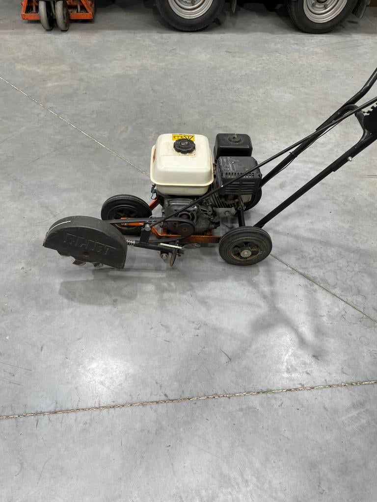 Kantensnijder Eliet, Ophalen, Gebruikt