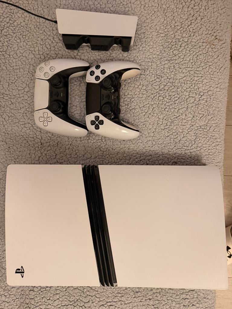 Ps5 pro, 2 joueurs, À partir de 7 ans, Virtual Reality, Comme neuf