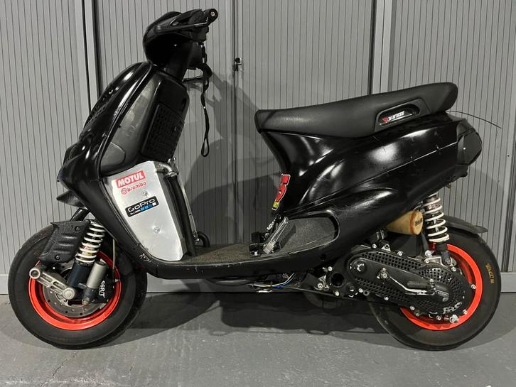 Piaggio zip sp1 piste, Vélos & Vélomoteurs, Scooters | Piaggio, Comme neuf, Zip, Enlèvement ou Envoi