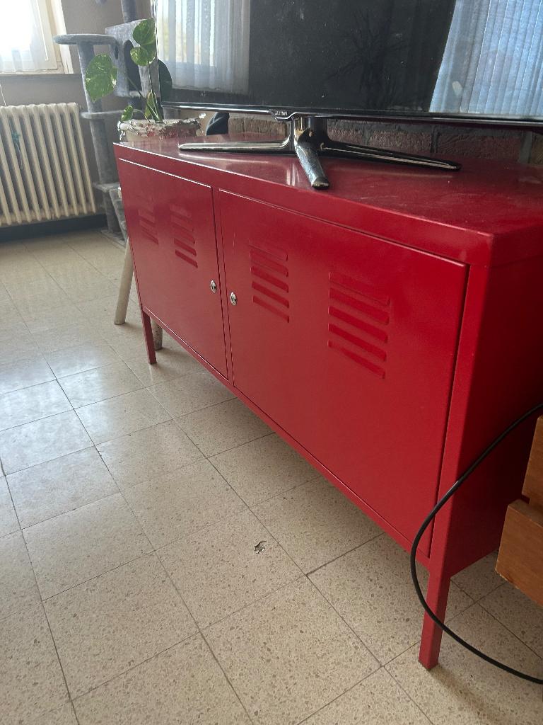 IKEA kast, Huis en Inrichting, Ophalen, Met deur(en), Zo goed als nieuw, Metaal