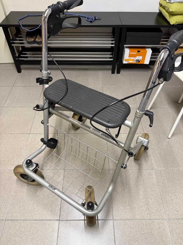 Rollator Ideal, Ophalen