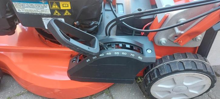 Grasmachine Sabo 47 vario E, Tuin en Terras, Grasmaaiers, Zo goed als nieuw, Benzine-grasmaaier, 40 t/m 49 cm, Cirkelmaaier, Elektrische starter