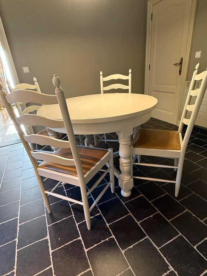 Ronde eiken tafel diam 110 cm + 4 stoelen - landelijk, Huis en Inrichting, Complete eetkamers, Zo goed als nieuw, Ophalen