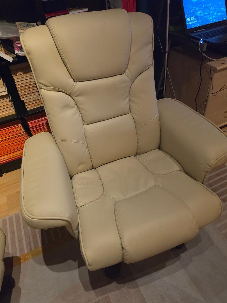 2 relaxzetel + voetbankjes, Huis en Inrichting, Ophalen, Gebruikt, Kunststof