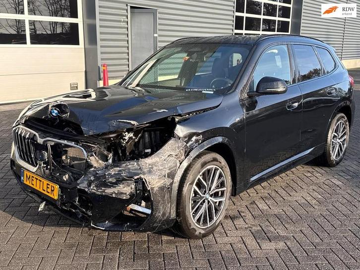 BMW X1 SDrive18d, M-Sportpakket, harman kardon, alcantara, n, Autos, BMW, Entreprise, Achat, X1, ABS, Caméra de recul, Régulateur de distance