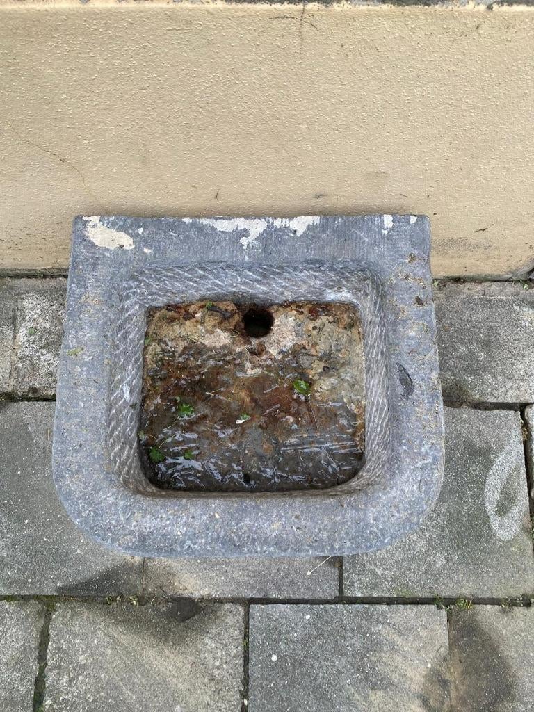 Auge en pierre bleue – (début XXᵉ siècle), Enlèvement