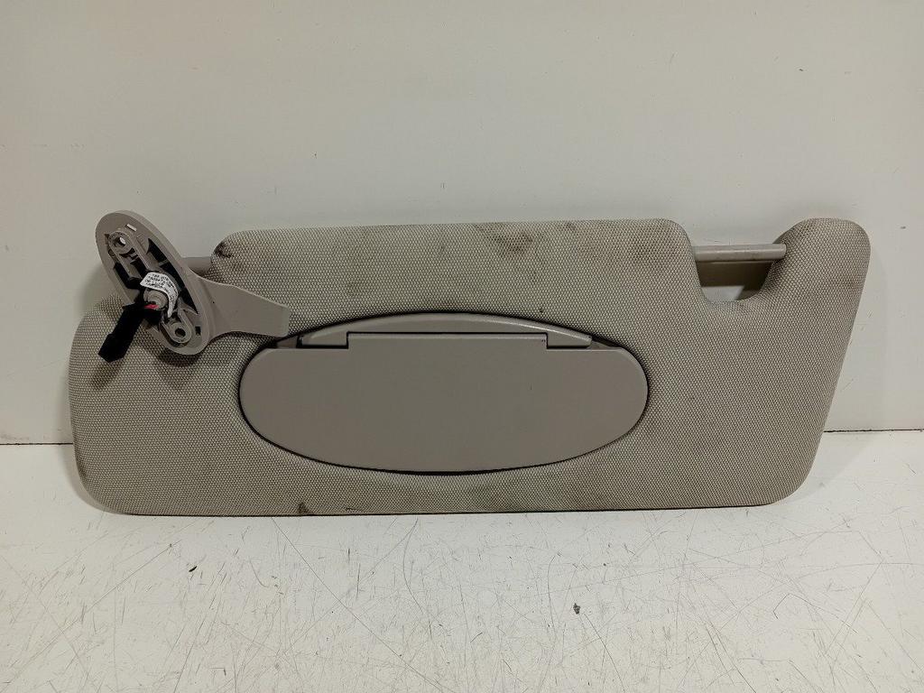 Zonneklep links BMW i3, Onderdelen@venauto.nl, Van der Ven Autorecycling B.V., Ettenseweg 76, 4706 PB Roosendaal, The Netherlands