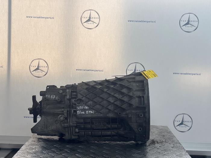 Versnellingsbak van een Mercedes E-Klasse, Auto-onderdelen, Transmissie en Toebehoren, Mercedes-Benz, Gebruikt, 3 maanden garantie