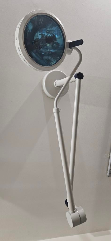 Operatie lamp Berchtold Chromophare D300, Ophalen