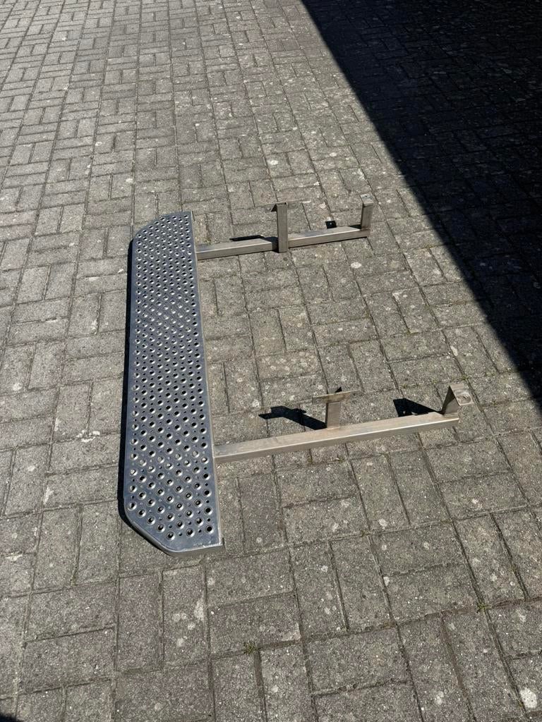 Opstaptrede camionette rvs + bouten, Caravanes & Camping, Camping-car Accessoires, Enlèvement, Comme neuf