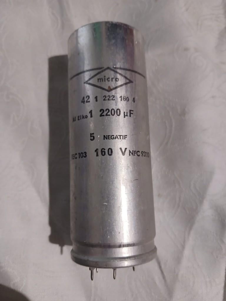 CONDENSATEUR MULTIPLE CHIMIQUE  2200mF 160V, Autos : Divers, Produits d'entretien, Enlèvement ou Envoi