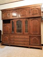 wandkast met vitrine , 208x213x46 cm , is in 3 delen., Antiek en Kunst, Ophalen