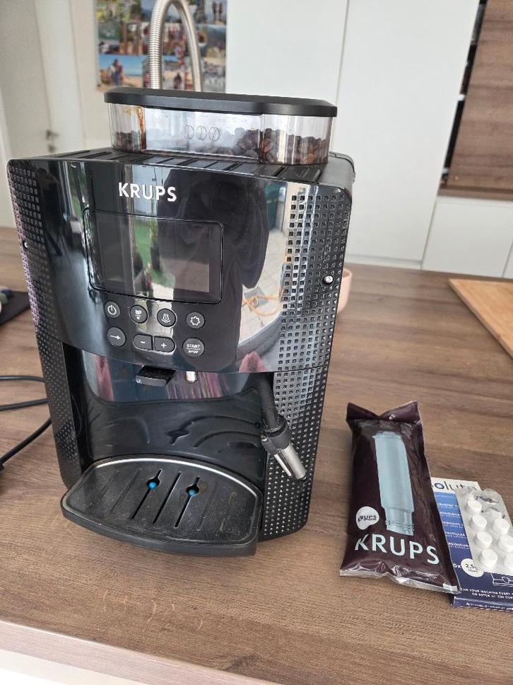 Krups koffiemachine met kofiebonen, Elektronische apparatuur, Koffiezetapparaten, Gebruikt, Koffiebonen, Koffiemachine, 2 tot 4 kopjes