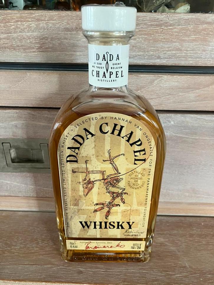 Panamarenko Dada Chapel Whisky, Livres, Art & Culture | Architecture, Comme neuf, Enlèvement ou Envoi