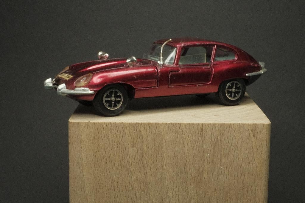 dinky #131 Jaguar Type-E 2+2, Hobby & Loisirs créatifs, Enlèvement ou Envoi, Comme neuf, Voiture, Dinky Toys