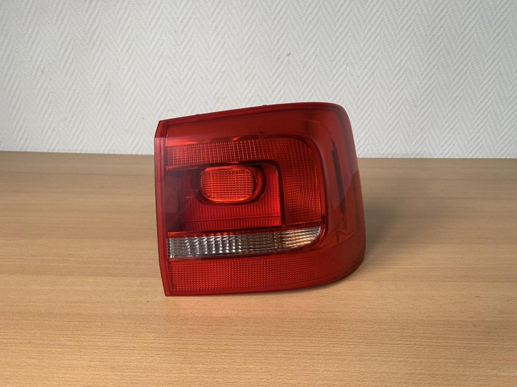 achterlicht rechts volkswagen touran 2010 tot 2015 1T0945096, Gebruikt, -, Volkswagen, -