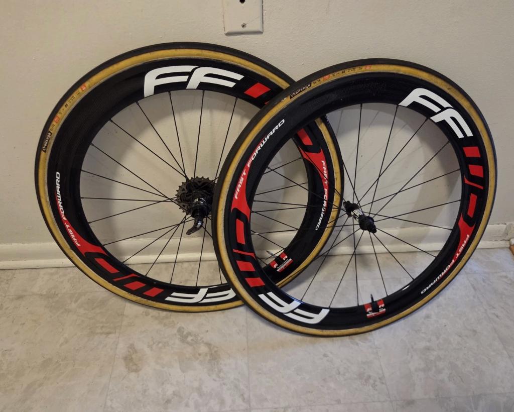 Paire de roues tubulaires en carbone FFWD F6R 700C, Enlèvement ou Envoi, Utilisé, Carbone, Racefiets