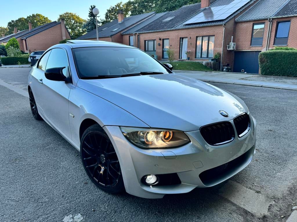 BMW 320i E92 uit 2012, Auto's, BMW, Particulier, 3 Reeks, Benzine, Euro 5, Coupé, Ophalen