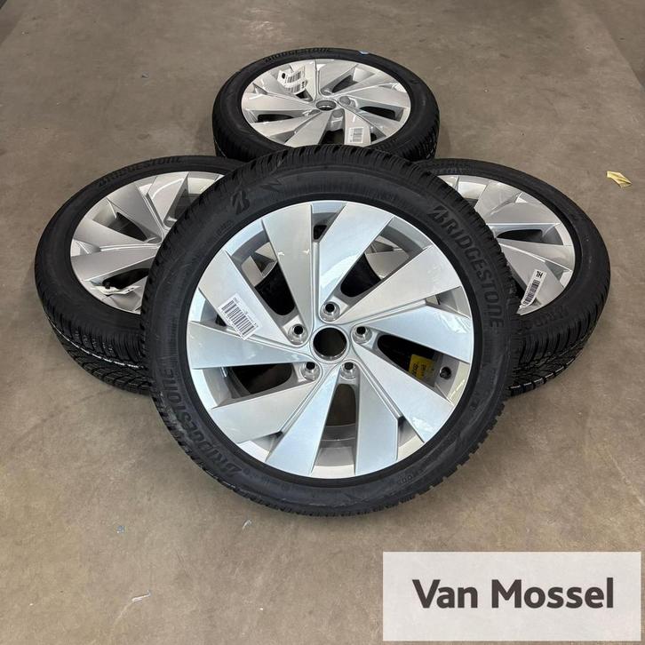 VW Golf 8 Bridgestone Blizzak LM005 205/50/R17 93H, Auto-onderdelen, Banden en Velgen, Banden en Velgen, Winterbanden, 17 inch