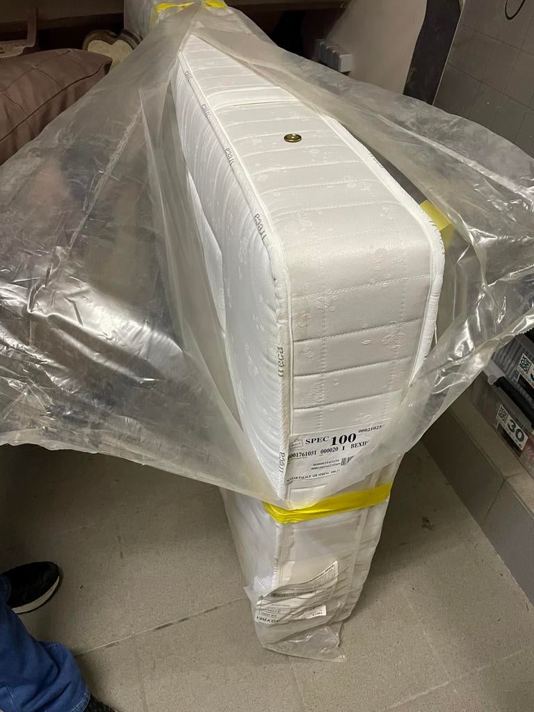 Gratis Nieuwe matras GERESERVEERD, Ophalen, Nieuw