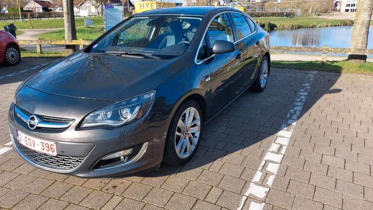 Opel Astra 1.4 turbo benzine Automaat in perfect staat, Auto's, Opel, Particulier, Astra, ABS, Adaptieve lichten, Airbags, Airconditioning