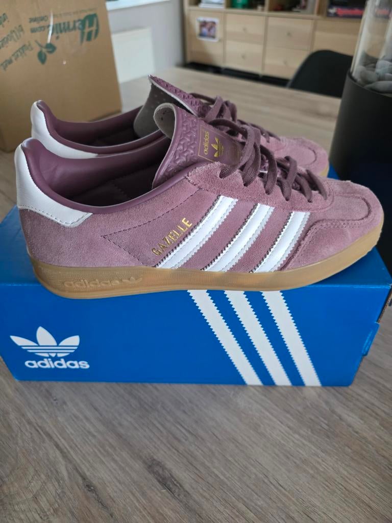 Adidas indoor gazelle, Vêtements | Femmes, Enlèvement