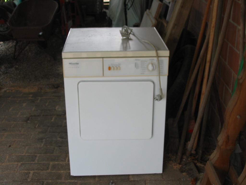 Droogkast Miele Novotronic, Ophalen, Gebruikt, Luchtafvoer, 4 tot 6 kg