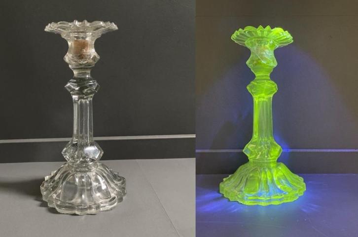Grote, zware glazen kandelaar van mangaan – uranium style, Antiek en Kunst, Antiek | Glaswerk en Kristal, Ophalen of Verzenden