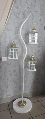 Porte-lanternes décoratif sur pied, Enlèvement