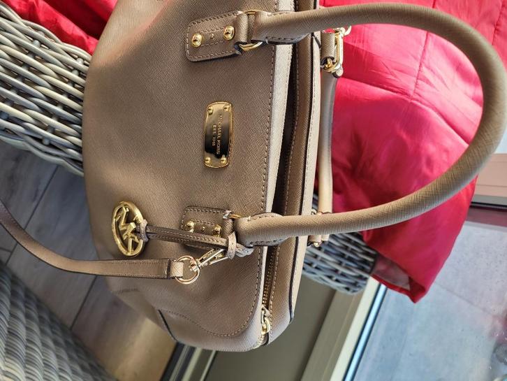 Echte Michael Kors crossbody in echt leer, Handtassen en Accessoires, Tassen | Schoudertassen, Zo goed als nieuw, Leer, Ophalen of Verzenden