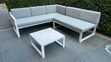 Loungeset beschikbaar voor biedingen