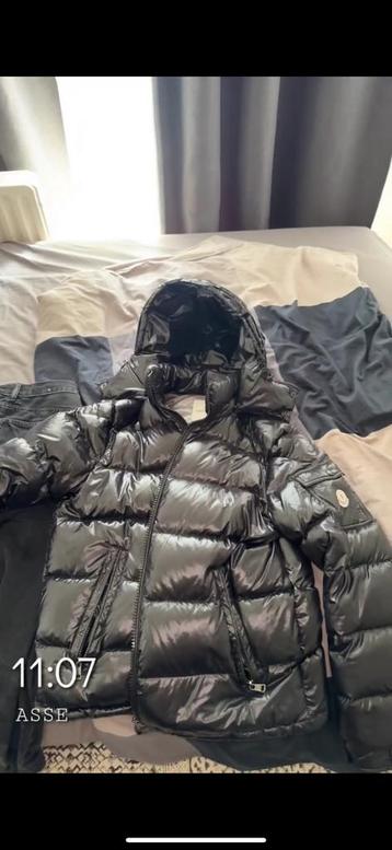 Veste Moncler authentique à vendre, Neuf, Moncler, Enlèvement ou Envoi, Taille 48/50 (M)