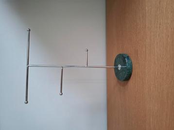 Juwelenhouder voor kettingen en armbanden met marmeren voet  beschikbaar voor biedingen