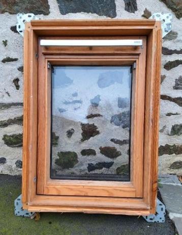 velux bois GGL C02 55x78 + raccord + option pose beschikbaar voor biedingen