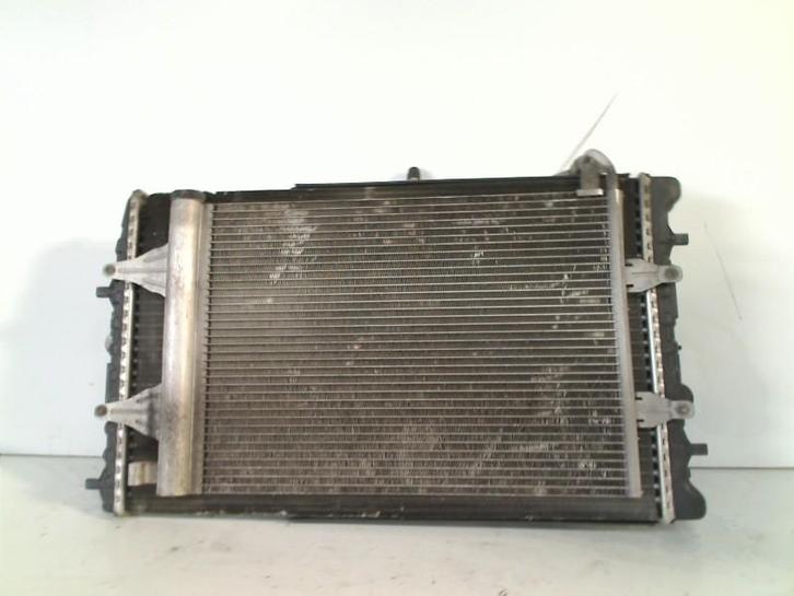 RADIATEUR COMPLEET Volkswagen Polo IV (9N1 / 2/3), Auto-onderdelen, Airco en Verwarming, Volkswagen, Gebruikt