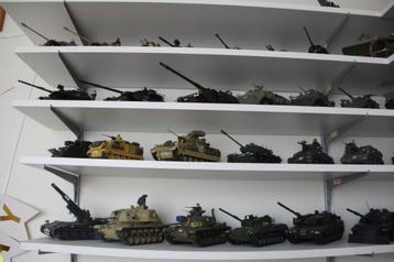 Modelbouw modelbouw tanks en legervoertuigen., Hobby & Loisirs créatifs, Modélisme | Autre, Enlèvement, Comme neuf, 1:32 à 1:50
