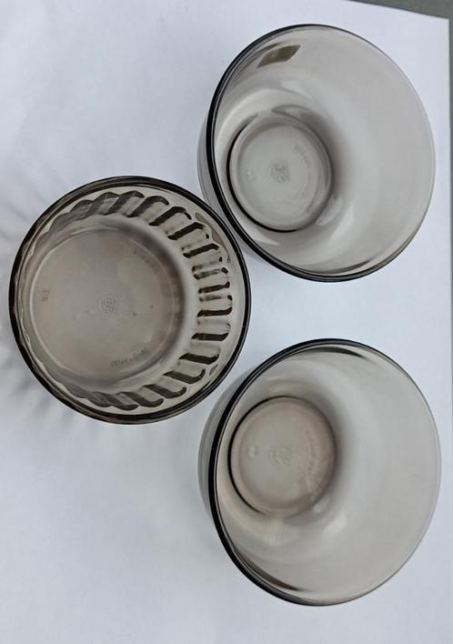 3 BP kommetjes in rookglas, 2 arcoroc en 1 arcopal France, Maison & Meubles, Cuisine | Vaisselle, Utilisé, Récipient(s), Autres styles