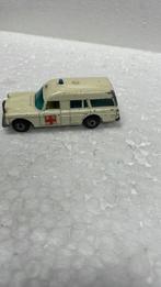 Matchbox Superfast 3 Mercedes ambulance, Hobby en Vrije tijd, Modelauto's | 1:87, Ophalen of Verzenden, Zo goed als nieuw
