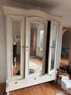 Kleerkast met spiegel, Enlèvement, Utilisé