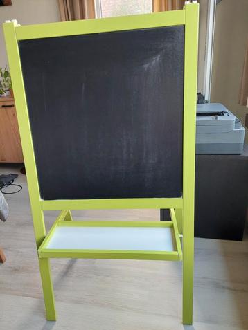 Schoolbord beschikbaar voor biedingen