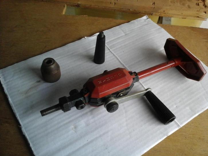 HANDBOORMACHINE, Bricolage & Construction, Outillage | Foreuses, Utilisé, Perceuse, Enlèvement ou Envoi