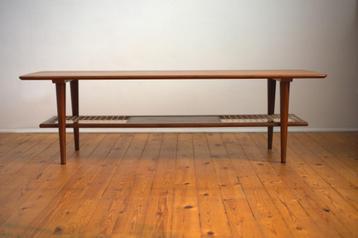 Scandinavische salontafel uit het midden van de eeuw beschikbaar voor biedingen