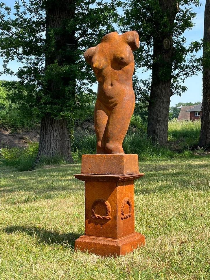 Torse féminin sur base - entièrement en fonte, Jardin & Terrasse, Statues de jardin, Enlèvement ou Envoi