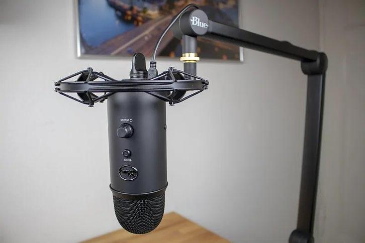 Blue YetiCaster set – Blue Yeti microfoon + arm + shockmount, Muziek en Instrumenten, Microfoons, Zo goed als nieuw, Studiomicrofoon