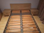 Dubbel bed met nachtkastjes, Huis en Inrichting, Slaapkamer | Bedden, Ophalen, Beige, 140 cm, Zo goed als nieuw