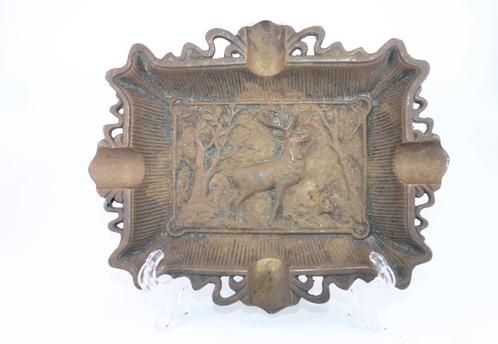 Cendrier décoré par un cerf, Antiquités & Art, Antiquités | Bronze & Cuivre, Enlèvement ou Envoi