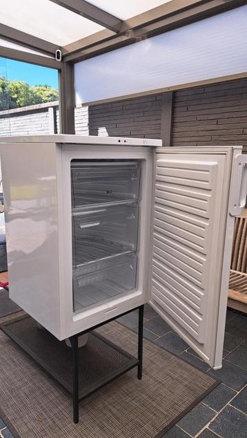 Diepvries 3 lades, merk Zanussi beschikbaar voor biedingen