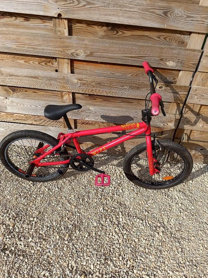 BMX Wipe 20 inch crossfiets in goede staat kleur Rood, Fietsen en Brommers, Fietsen | Crossfietsen en BMX, Zo goed als nieuw, 20 tot 24 inch