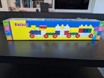 Houten blokken-trein beschikbaar voor biedingen