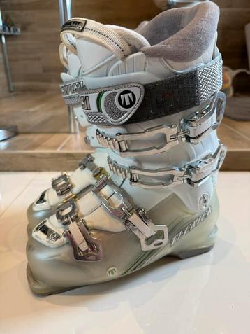 Chaussures de ski tecnica 39/40 beschikbaar voor biedingen